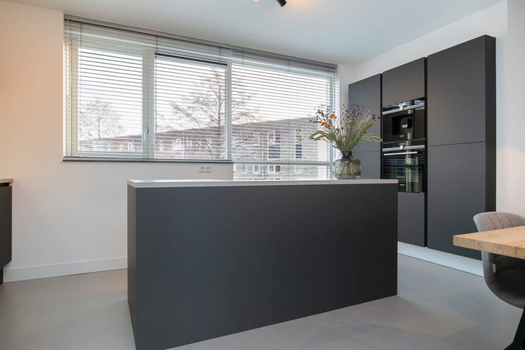 04_Vink_Keuken_Eiland_Grijs_Gerven-1600×1067
